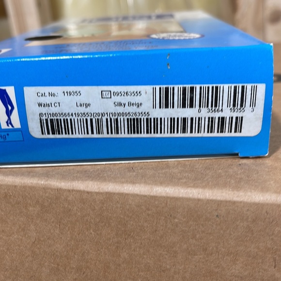 Jobst UltraSheer 15-20mmHg support pantyhose -Silky Beige in Large BNIB - Picture 4 of 9